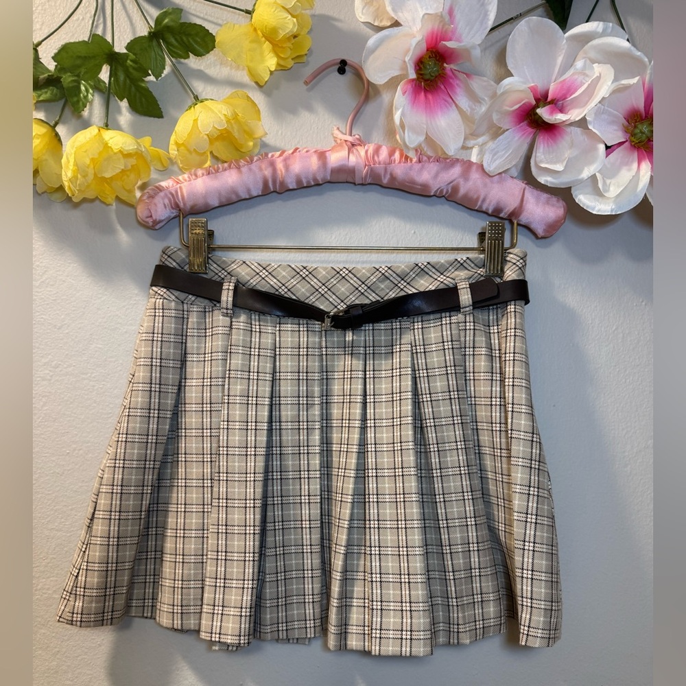 Zara Cream Plaid Pleated Skirt with Black Belt